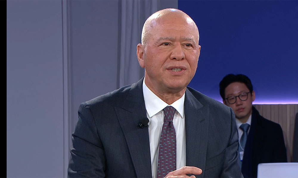 Koç Holding Davos’ta Yapay Zeka Destekli Sanayi Dönüşümünü Anlattı