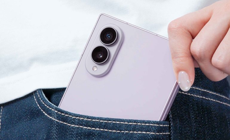 Samsung Katlanabilir Telefonlarını 100’den Fazla Testten Geçiriyor